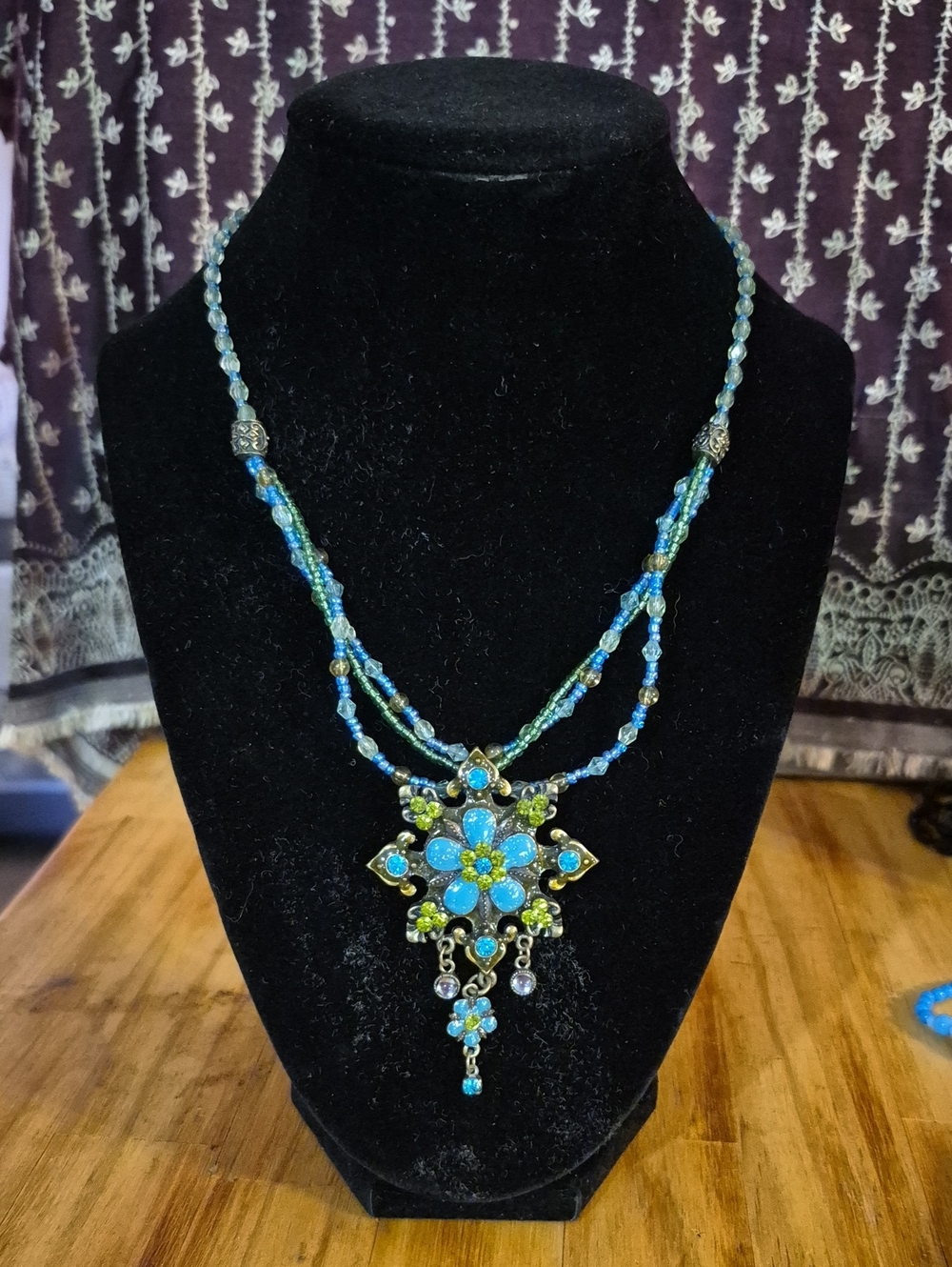 Blue Floral Beaded Pendant Necklace - Women Jewelry